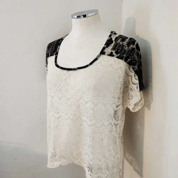 Daytrip Lace Overlay Cheetah Print Top Women Ivory‎ Black Short Sleeve - Picture 4 of 4